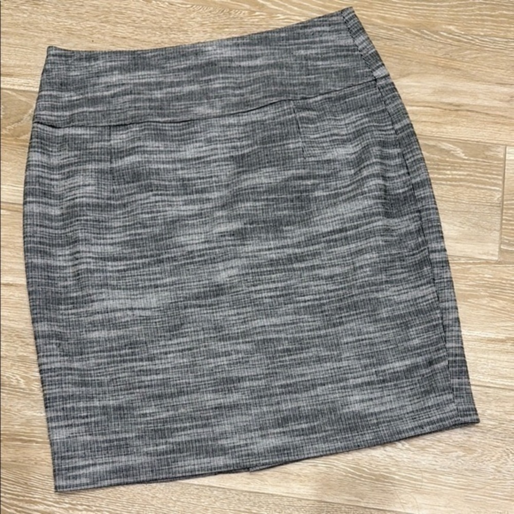 NWT Vertigo Paris Black White Skirt 14